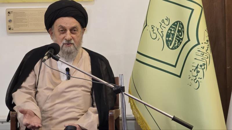 در آستانه سی و هفتمین ارتحال ملکوتی امام راحل(س)، هشتمین جلسه بازخوانی خاطرات امام خمینی(س) و انقلاب اسلامی برگزار شد.