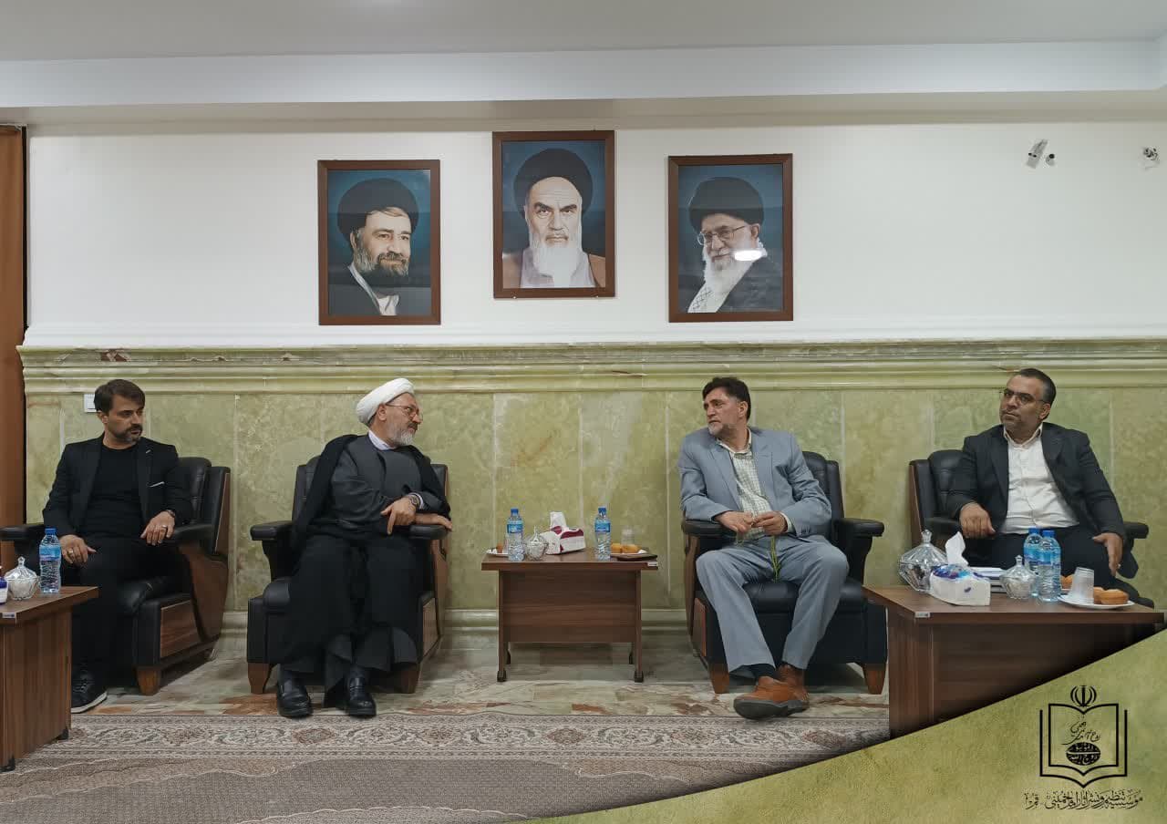 نشست مشترک مدیر کل فرهنگ و ارشاد اسلامی استان قم و مدیر کل موسسه تنظیم و نشر آثار امام خمینی(س) قم